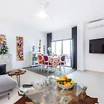 Art-inspired Modern Appartement *