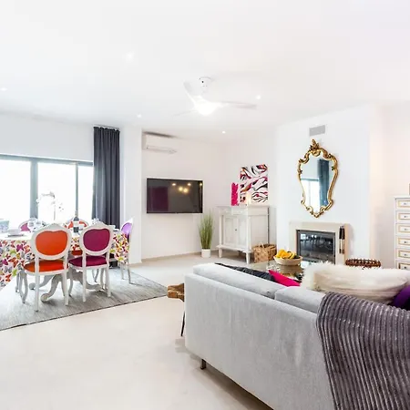 Art-inspired Modern Apartman Lagos