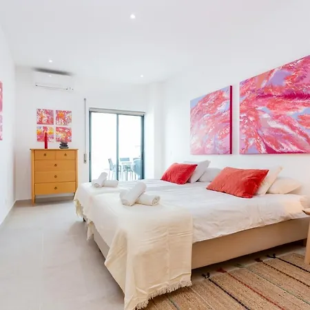 Art-inspired Modern Apartman Lagos