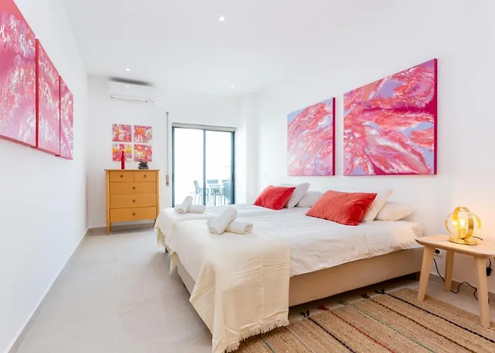 Art-inspired Modern Appartamento Lagos