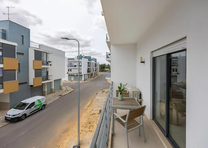 Art-inspired Modern Appartamento